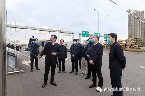 吴晓军深入昌南大道快速路、洪都大道快速路项目现场调研指导